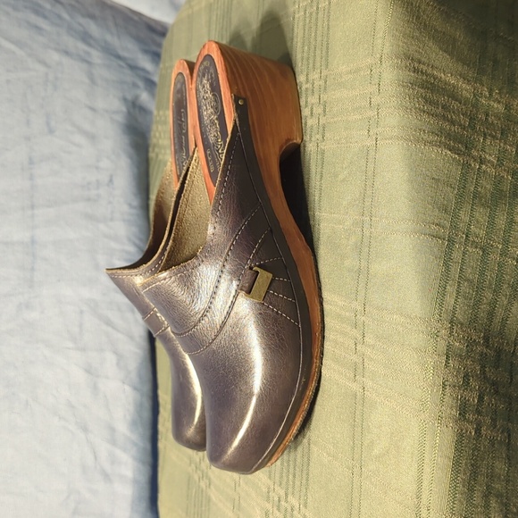 Vintage Women's Blue Leather & Wood Clogs - Picture 3 of 9